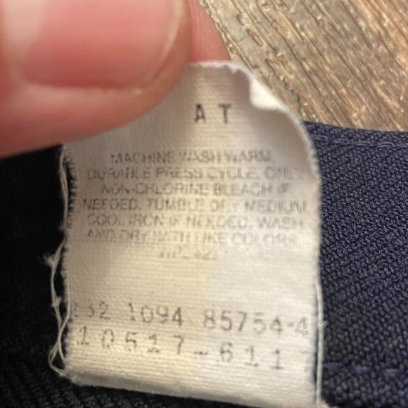 Vintage Levi's Creased Chinos - 38x30 - Picture 6 of 8